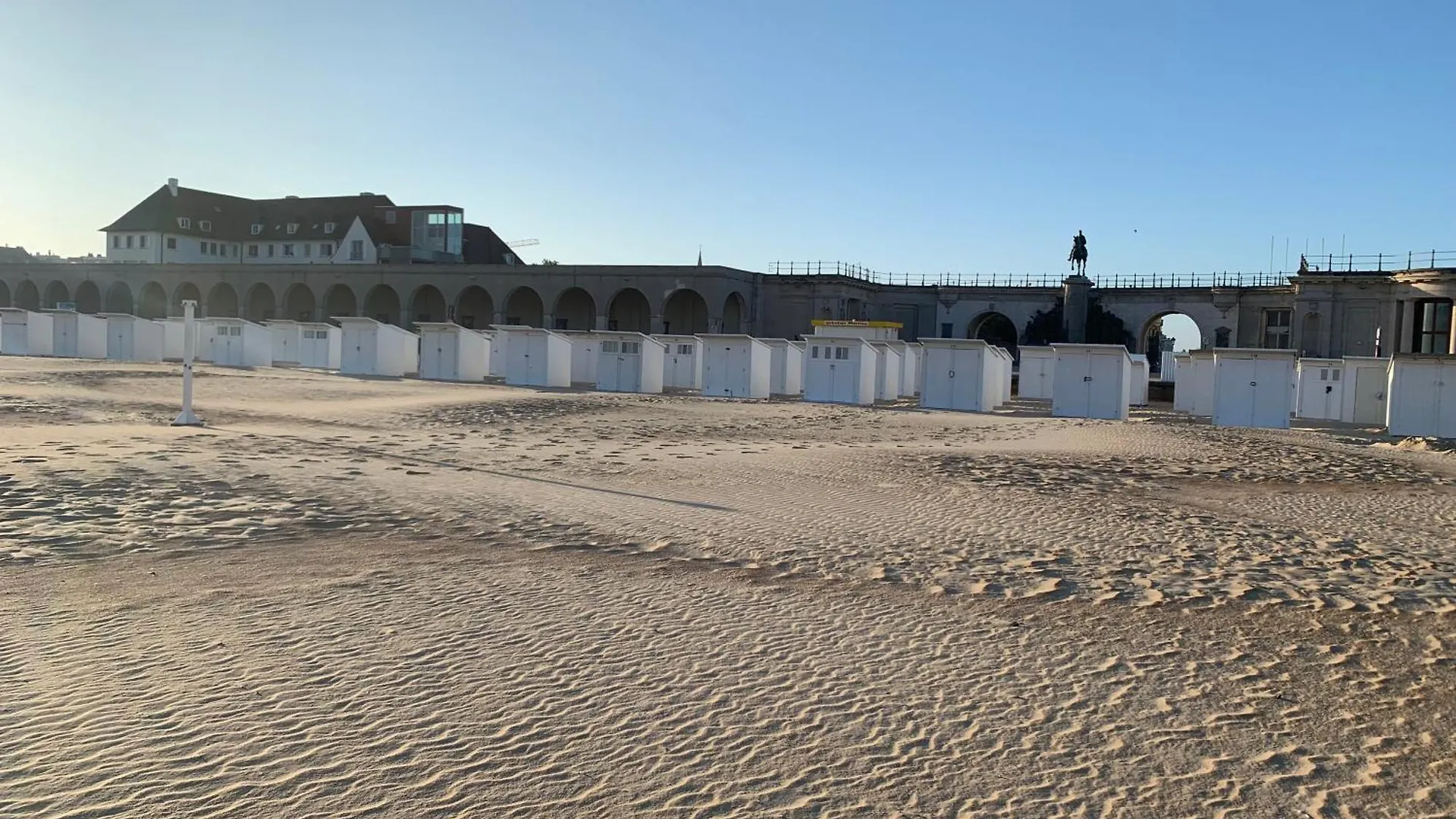 Appartement 90M2 Op 70M Van Het Strand. contacts
